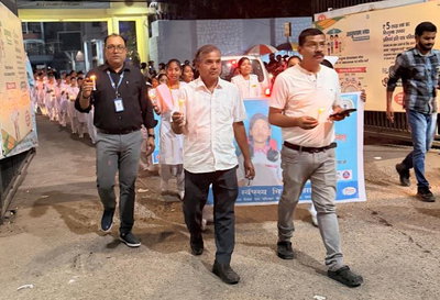 सदर अस्पताल से निकला ‘सेव द गर्ल चाइल्ड’ अभियान का कैंडल मार्च