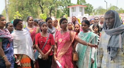 बोकारो :  JMM जिला अध्यक्ष पर दूसरी शादी करने का आरोप, SP ऑफिस पहुंची पत्नी व बेटियां