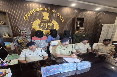 रांची के मांडर से हथियार के साथ तीन अपराधी गिरफ्तार