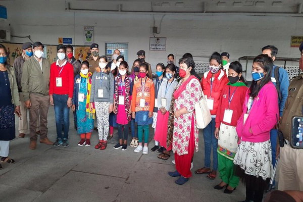 झारखंड में नाबालिगों की तस्करी का जाल : 3 साल में 400 से अधिक रेस्क्यू, गरीबी और लालच बना वजह