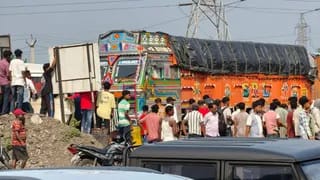Saraikela News : ट्रक ने पहले दो वाहनों, फिर सड़क पर खड़े युवक को रौंदा, मौत, दो घायल
