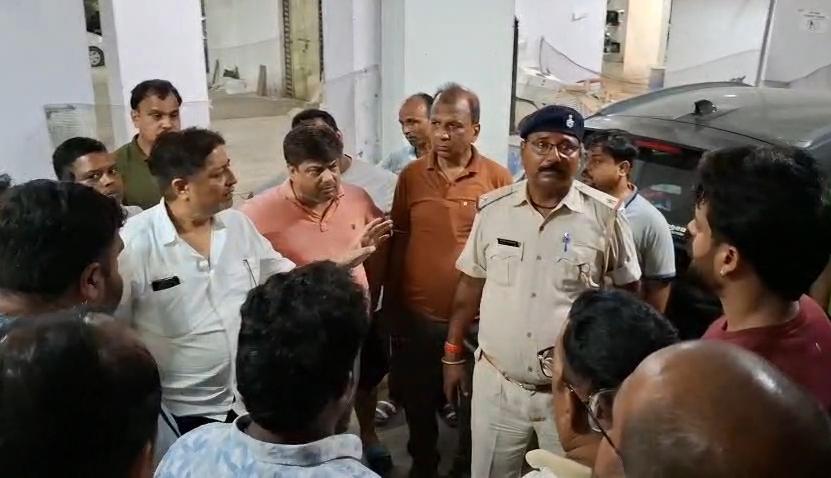 Dhanbad News : असम की युवती से छेड़खानी का आरोप, एक हिरासत में