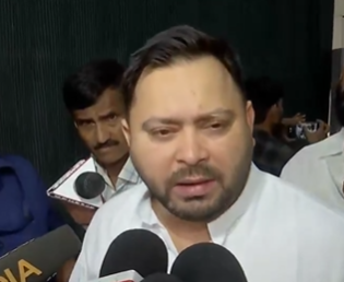 भाजपा जिस पार्टी के साथ रहती है, उसको ही बर्बाद कर देती है : तेजस्वी यादव