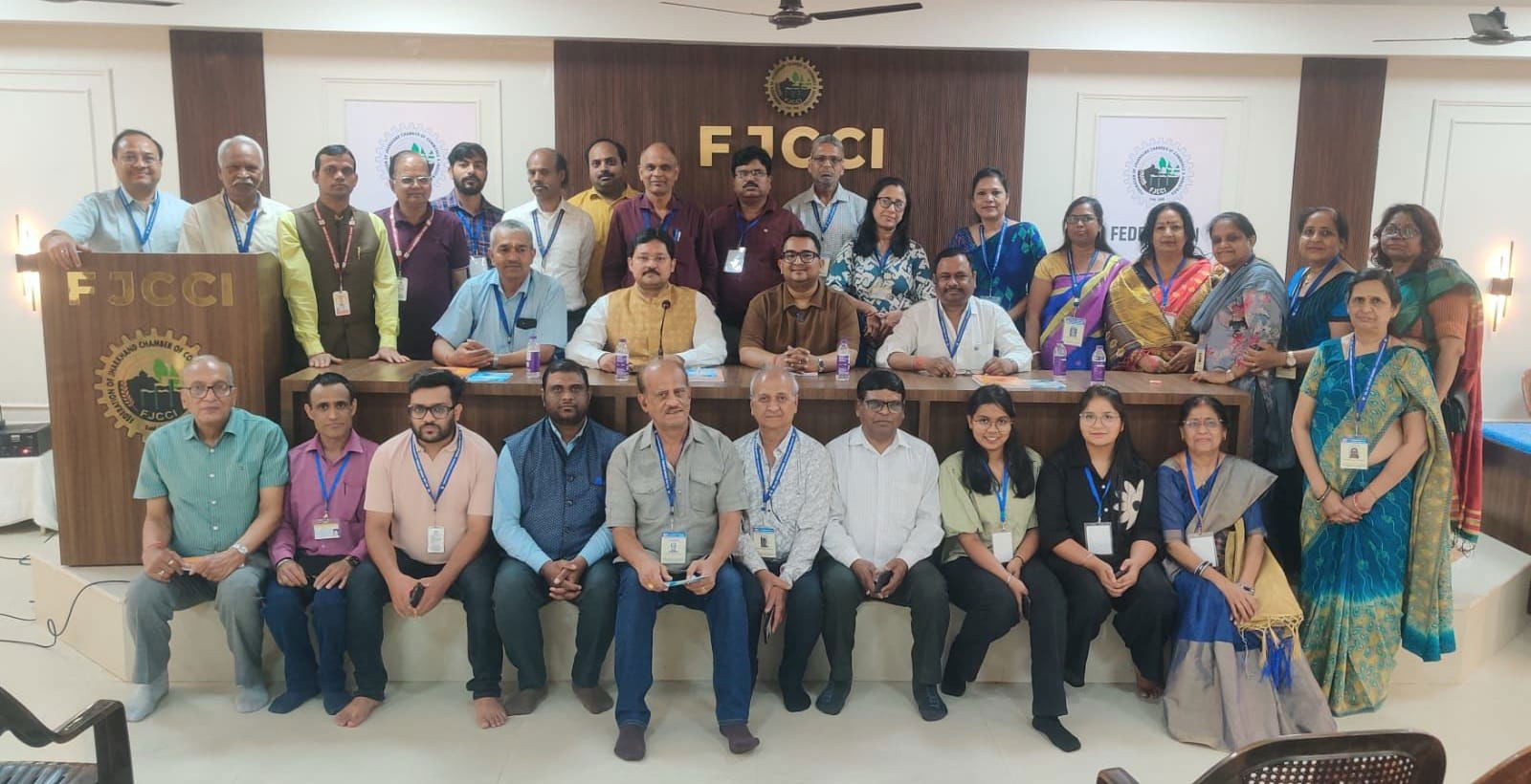 चैंबर भवन में निशुल्क एक्युप्रेशर स्वास्थ्य शिविर, 30 लोगों को मिला उपचार व परामर्श