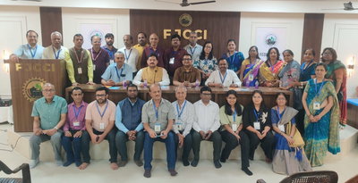 चैंबर भवन में निशुल्क एक्युप्रेशर स्वास्थ्य शिविर, 30 लोगों को मिला उपचार व परामर्श