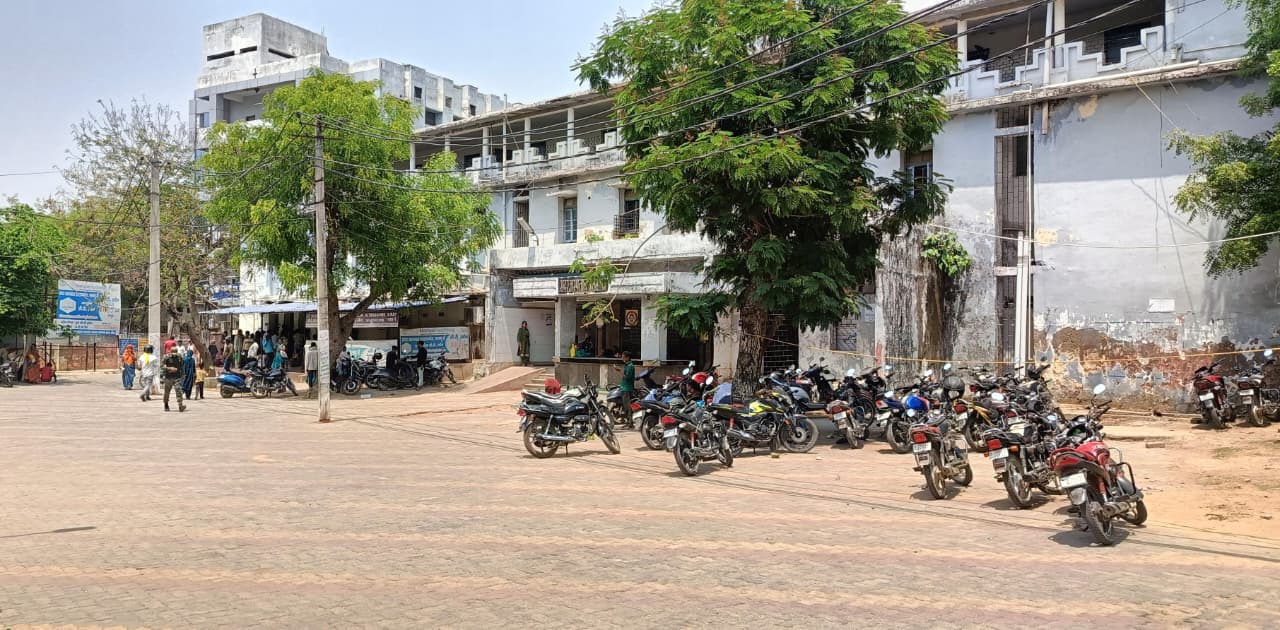 पलामू में भीषण गर्मी का प्रकोप, पारा 40 डिग्री पार, हीट वेव से जनजीवन प्रभावित