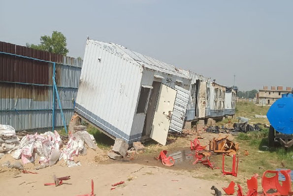Hazaribagh News: NTPC की बादाम कोल परियोजना में ग्रामीणों का प्रदर्शन, साइट कार्यालय में तोड़फोड़