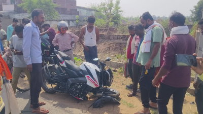 Latehar News :  दो बाइकों की सीधी टक्कर, दोनों चालक गंभीर रूप से घायल
