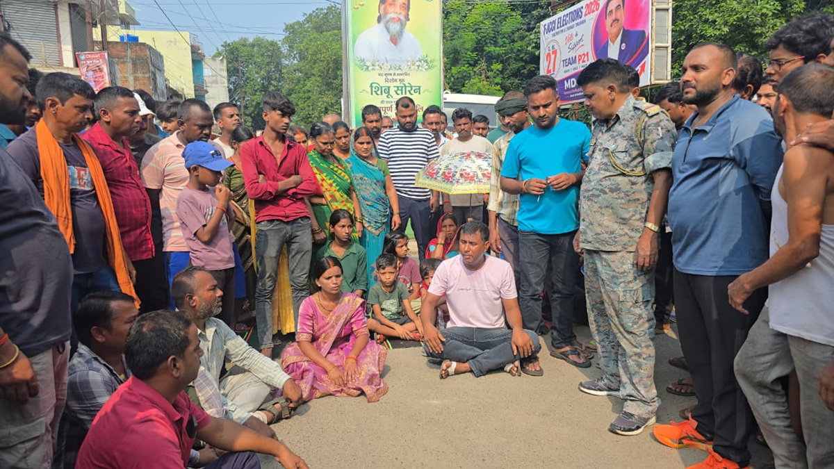 Chatra-Hazaribagh road block