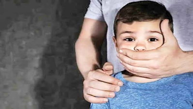 Bokaro News :  बच्चा चोरी के आरोप में ग्रामीणों ने महिला को पकड़कर पुलिस को सौंपा