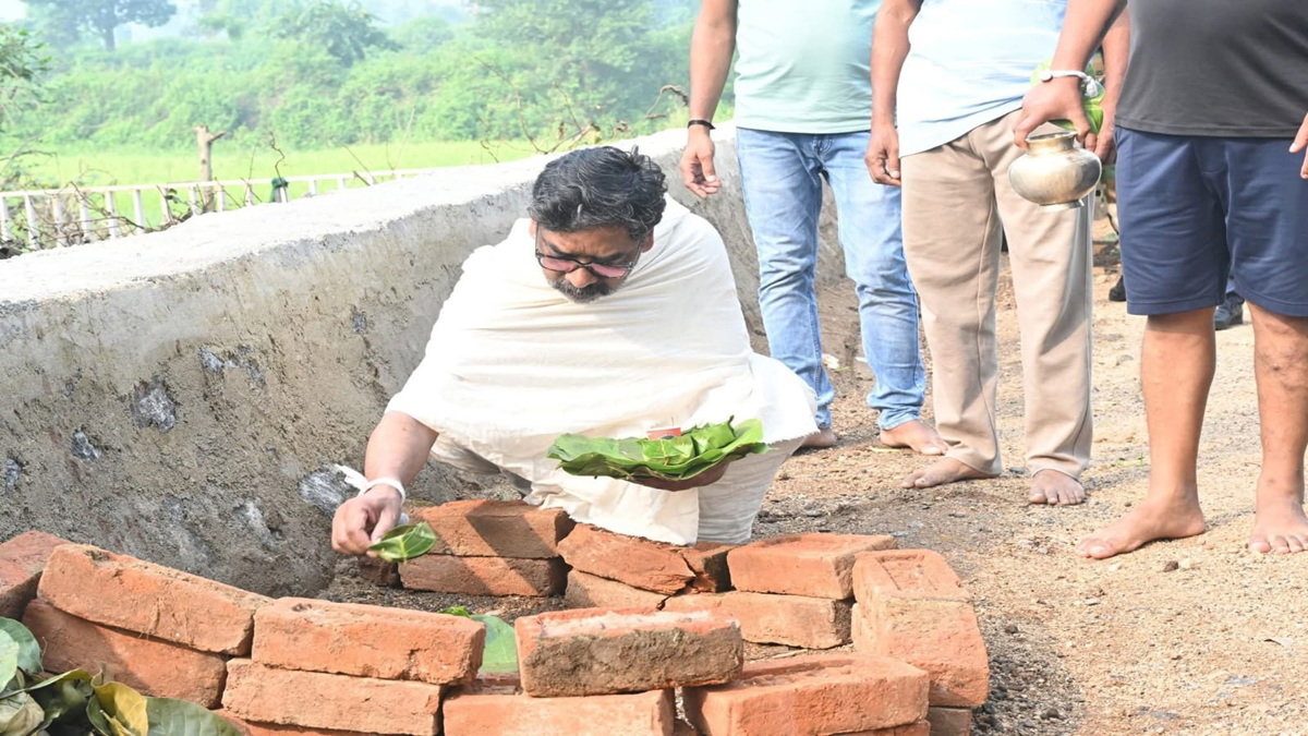 CM हेमंत की मां रूपी सोरेन का दशकर्म आज, कल संस्कार भोज में नेमरा में जुटेंगे एक लाख लोग