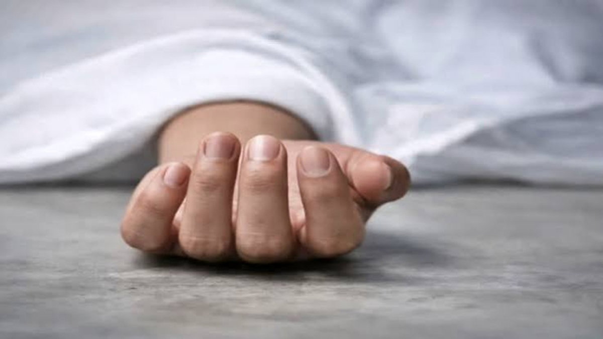 समरसता एक्सप्रेस के टॉयलेट में फंदे से लटका मिला व्यक्ति का शव