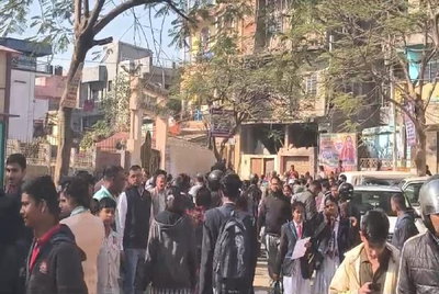 CBSE 10वीं व 12वीं बोर्ड की परीक्षाएं शुरू, देशभर में 46 लाख विद्यार्थी हो रहे शामिल