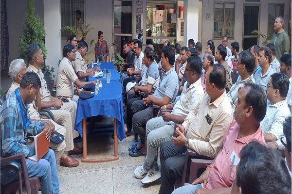 बहरागोड़ा: आगामी पर्व की तैयारी, शांति समिति की बैठक, बाजार में 'नो-एंट्री' की मांग