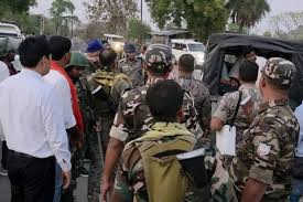 गढ़वा पुलिस व ग्रामीण झड़प : पथराव में 25 से ज्यादा पुलिसकर्मी घायल, कई हिरासत में, हालात तनावपूर्ण