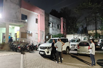 पूर्व मंत्री बन्ना गुप्ता के करीबी दिनेश अग्रवाल से पुलिस ने की पूछताछ