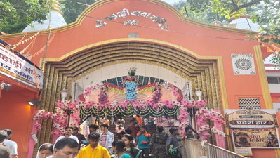 तीसरी सोमवारी पर पहाड़ी मंदिर में उमड़ी आस्था, किसी ने मांगा जीवनसाथी, किसी ने सफलता का आशीर्वाद