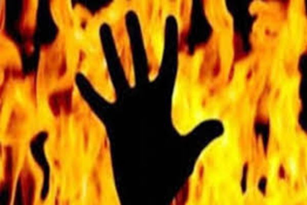 चाईबासा :  डायन बिसाही के शक में मां-बेटे को जिंदा जलाया, पति गंभीर