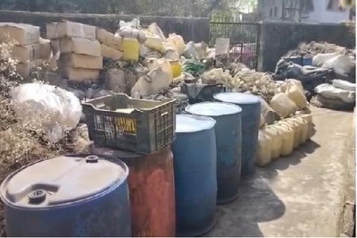 धनबाद :  निकाय चुनाव से पहले उत्पाद विभाग की कार्रवाई, 400 लीटर महुआ जब्त, 4 भट्ठियां ध्वस्त