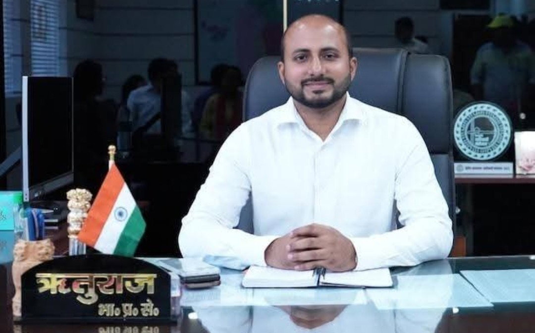 झारखंड में 17 IAS अधिकारियों का तबादला, रामगढ़ डीसी बने ऋतुराज