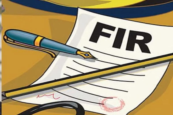 Chaibasa News :  कोऑपरेटिव बैंक पर खातों से अवैध निकासी का आरोप, कोर्ट के आदेश पर दो FIR दर्ज