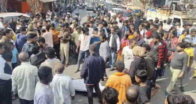 रांची :  लोअर वर्धमान कंपाउंड में व्यक्ति की हत्या, आक्रोशितों ने लालपुर चौक किया जाम