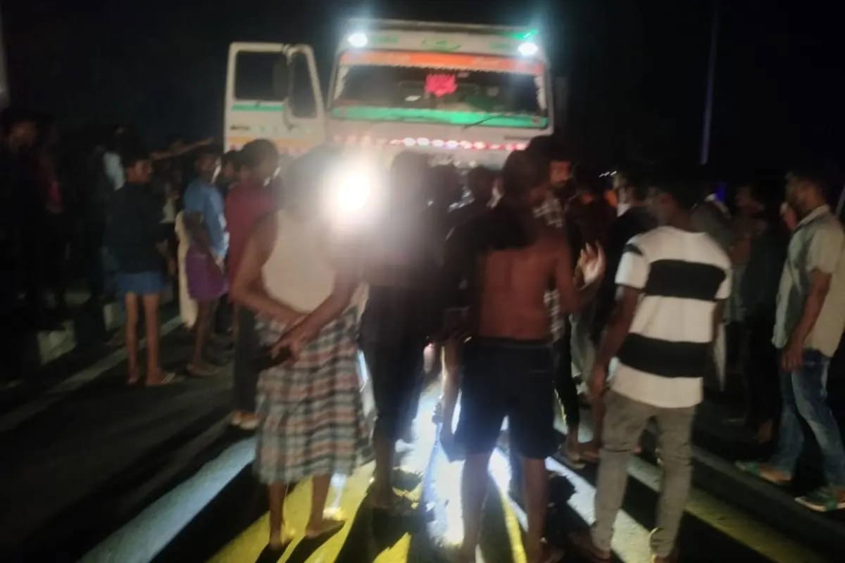 Sahibganj :  हाइवा-टोटो की टक्कर, दो की मौत, गर्भवती महिला समेत चार घायल