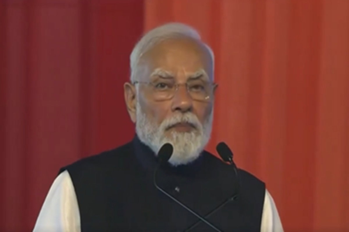 PM मोदी का विपक्ष पर तंज, पहले एयरपोर्ट का नाम एक ही परिवार पर रहता था, हमने बदली परंपरा