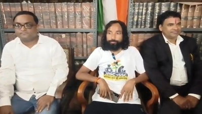 भर्ती व्यवस्था सुधार यात्रा धनबाद पहुंची, देवेंद्र बोले-पैसे नहीं, योग्यता के आधार पर मिलनी चाहिए नौकरी
