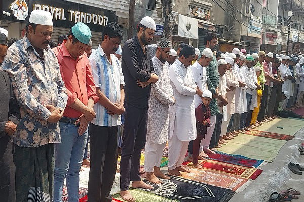 चांद का हुआ दीदार, 21 मार्च को ईद, ईदगाहों-मस्जिदों में होगी ईद की नमाज