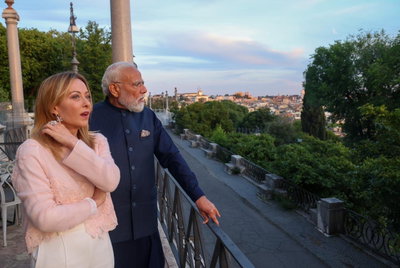 International Visit :  रोम में मोदी-मेलोनी की खास मुलाकात, कोलोसियम दौरे की तस्वीरों ने खींचा सबका ध्यान