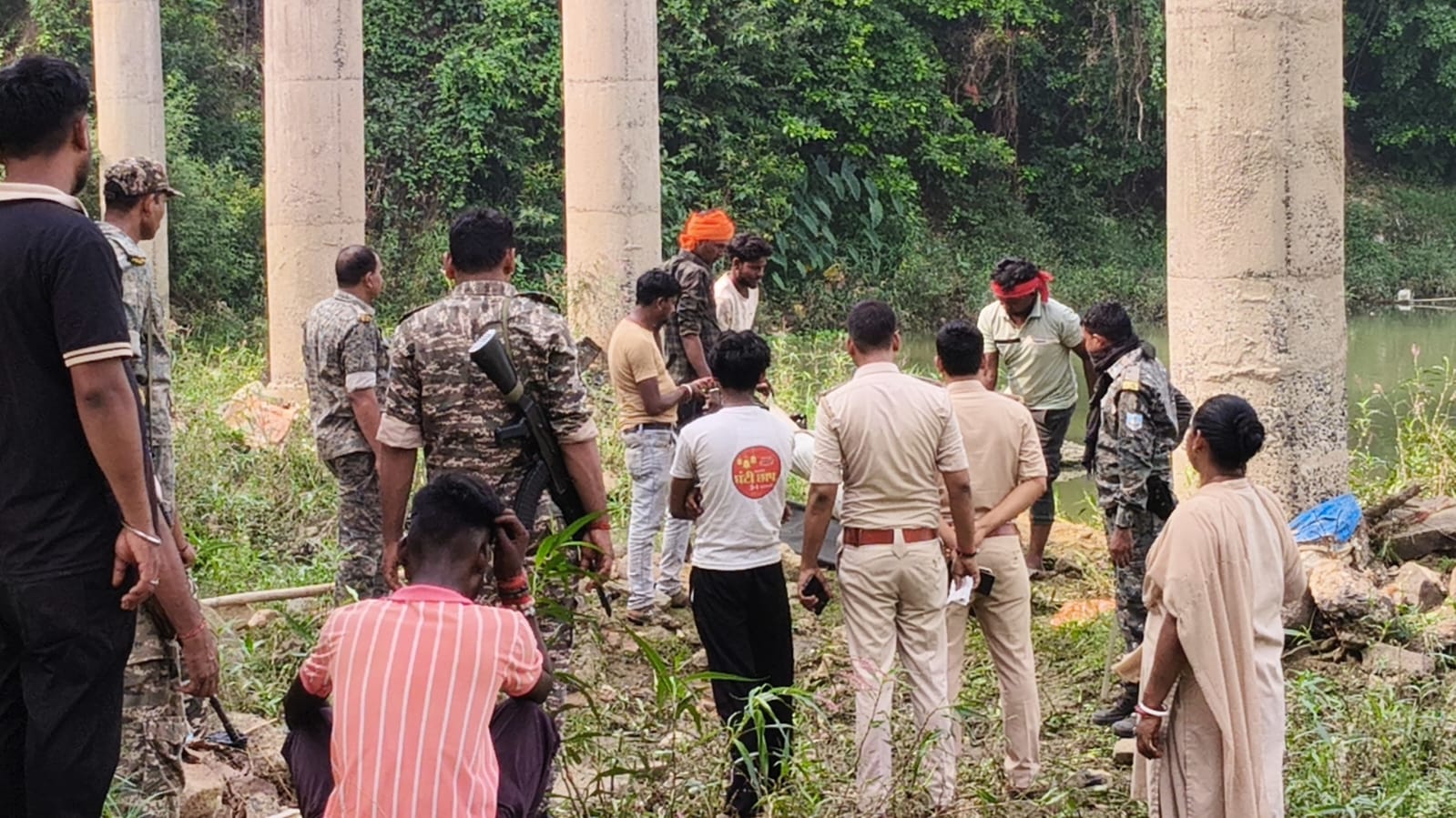 Giridih News :  सिहोडीह पुराने पुल के नीचे नाबालिग लड़की का शव बरामद, इलाके में सनसनी