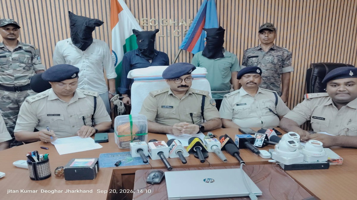Three members of gang arrested