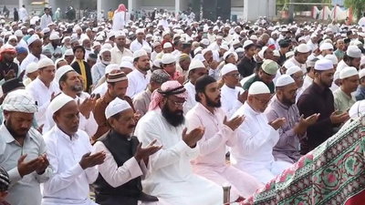 धनबाद :  रेलवे ग्राउंड में अकीदत के साथ अदा की गई ईद की नमाज