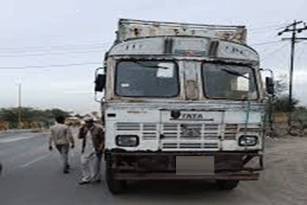 चाईबासा :  पशु तस्करी का भंडाफोड़, चक्रधरपुर के सोनुआ से 23 मवेशी जब्त