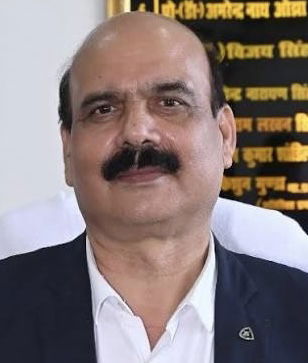 VC दिनेश सिंह के आगे मंत्री और सांसद भी बौने