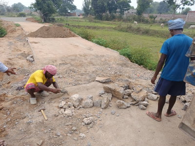 LAGATAR IMPACT : 1.81 करोड़ से बन रही एप्रोच रोड में दरार मामले में जामताड़ा डीसी सख्त, विभाग से मांगी रिपोर्ट