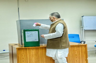 रांची निकाय चुनाव :  राज्यपाल ने किया मतदान, नागरिकों से सक्रिय भागीदारी की अपील