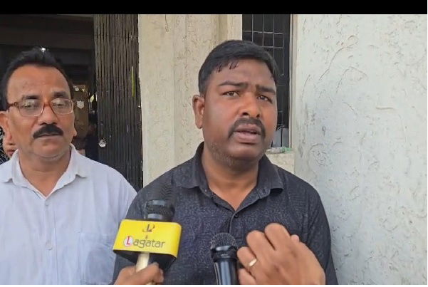 रांची निगम चुनाव : वार्ड 27 में गड़बड़ी का आरोप, बूथ पर पहुंचे व्यक्ति का पहले ही पड़ गया वोट