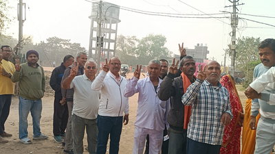 पलामू :  246 बूथों में कड़ी सुरक्षा के बीच  मतदान शुरू, 724 पार्षद प्रत्याशी मैदान में