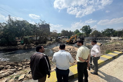 रांची में सफाई का महाभियान, तपोवन मंदिर क्षेत्र के नाले में उतरी पोकलेन