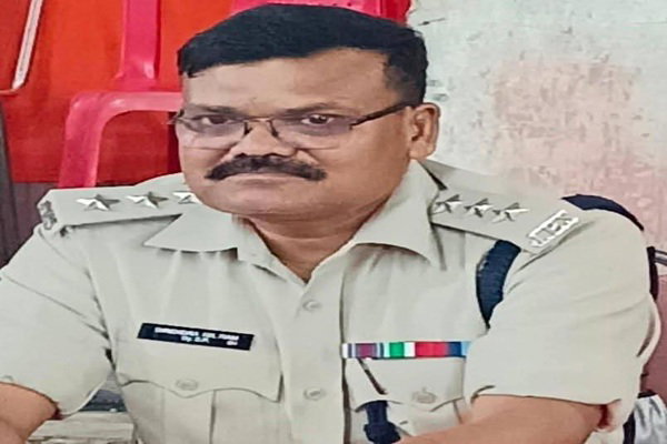 Latehar News :   बीरेंद्र राम ने बरवाडीह SDPO का पदभार संभाला, पहले भी थाना प्रभारी के रूप में दे चुके हैं सेवा
