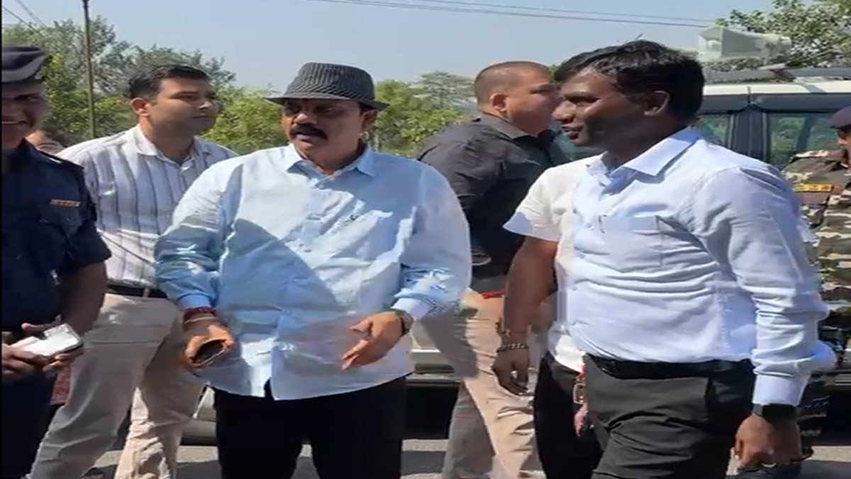 Ranchi News : धुर्वा डैम पहुंचे डीसी, साफ-सफाई और सुरक्षा व्यवस्था दुरुस्त करने के दिए निर्देश