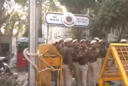 शर्टलेस प्रदर्शन मामला : दिल्ली पुलिस ने युवा कांग्रेस अध्यक्ष उदय भानु चिब को किया गिरफ्तार