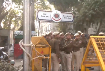 शर्टलेस प्रदर्शन मामला : दिल्ली पुलिस ने युवा कांग्रेस अध्यक्ष उदय भानु चिब को किया गिरफ्तार