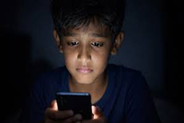 बिहार :  बच्चों के स्क्रीन टाइम पर लगेगी लगाम, सरकार जल्द लाएगी नई डिजिटल पॉलिसी