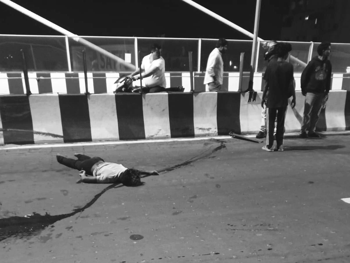 रांची:  सिरमटोली ब्रिज पर स्कूटी डिवाइडर से टकराई, एक की मौत