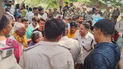 रांची :  चोरों ने की जगन्नाथपुर मंदिर के गार्ड की हत्या, परिजनों ने मुआवजे की मांग की