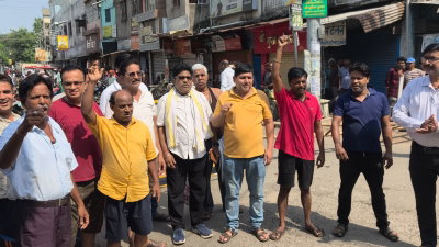 Giridih News :   मकतपुर में तीन दिनों से बिजली आपूर्ति ठप, आक्रोशितों ने सड़क जाम कर विरोध जताया