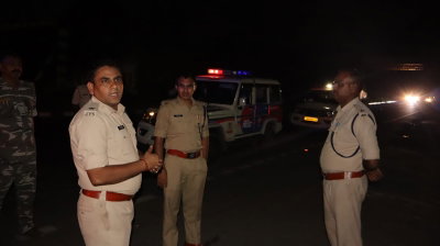 Bokaro News : SP ने देर रात बालीडीह व माराफारी थाना का किया औचक निरीक्षण